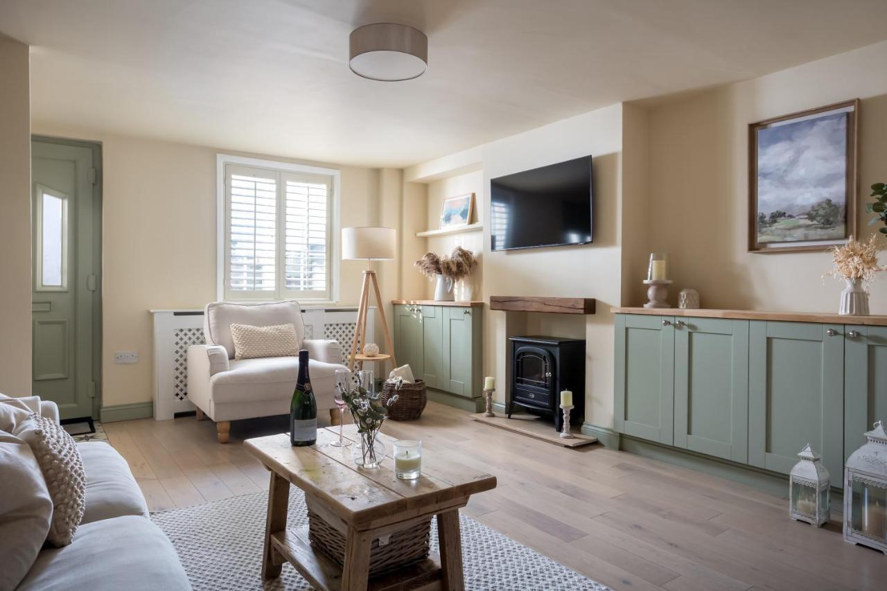 Alpha Terrace Villa Moreton-in-Marsh Bagian luar foto