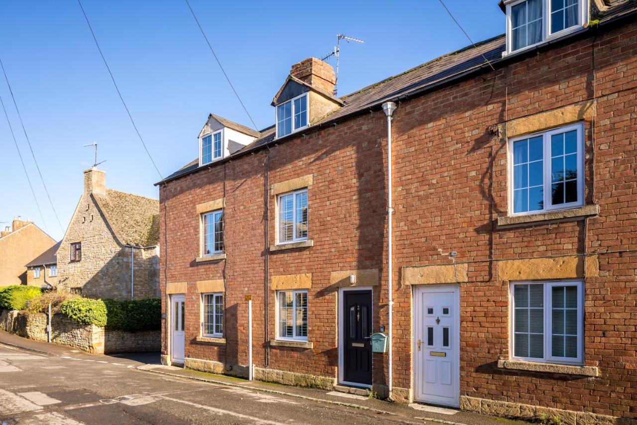 Alpha Terrace Villa Moreton-in-Marsh Bagian luar foto